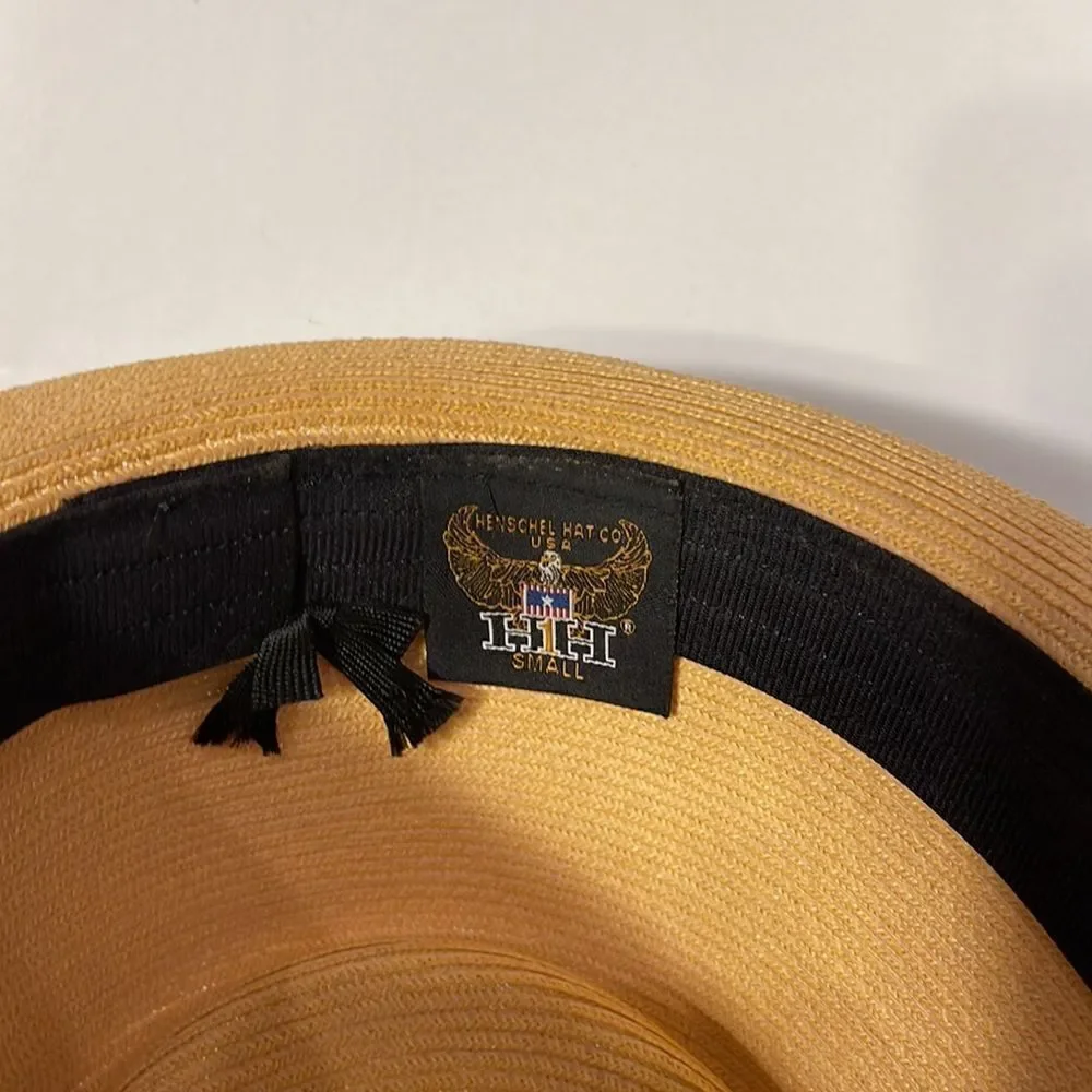Tan/black straw dress/casual hat